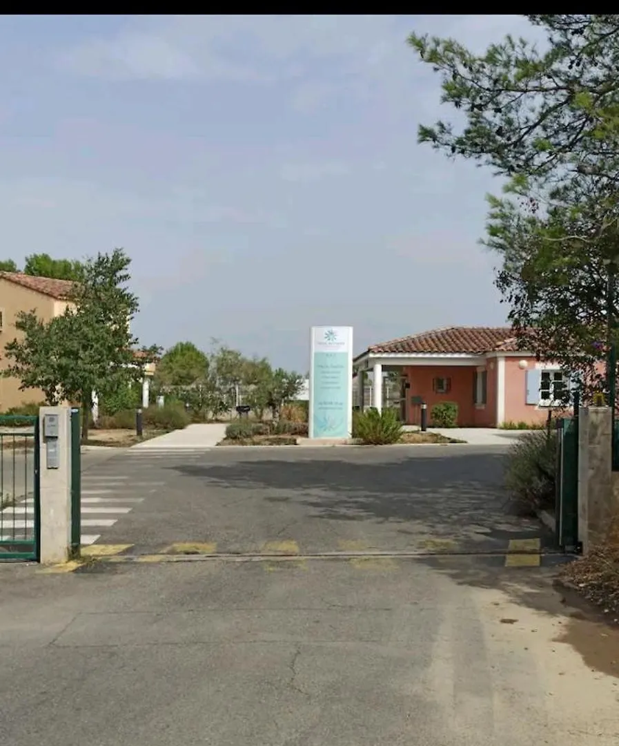 Holiday home Magnifique Maison Cabries
